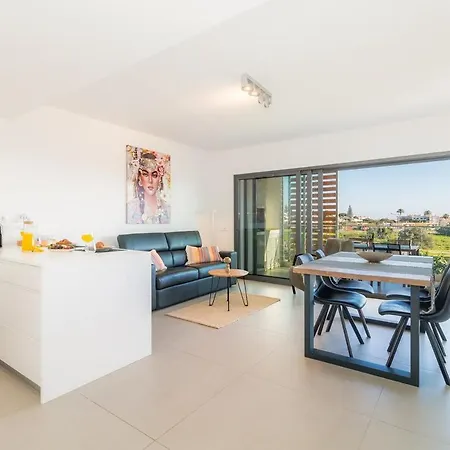 Delnatte By Alzira Apartman