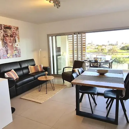 Delnatte By Alzira Apartman *